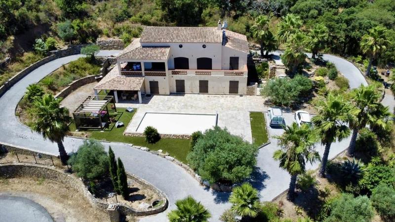 Villa - 246 m² - 7 pièces