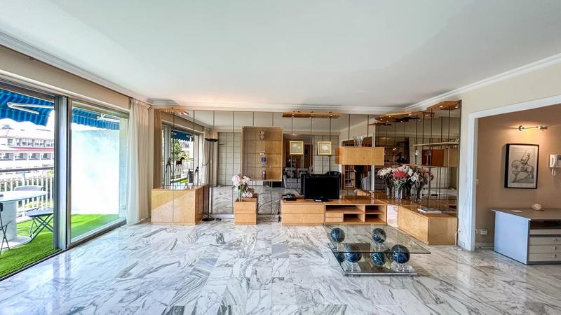 Appartement - 141 m² - 5 pièces