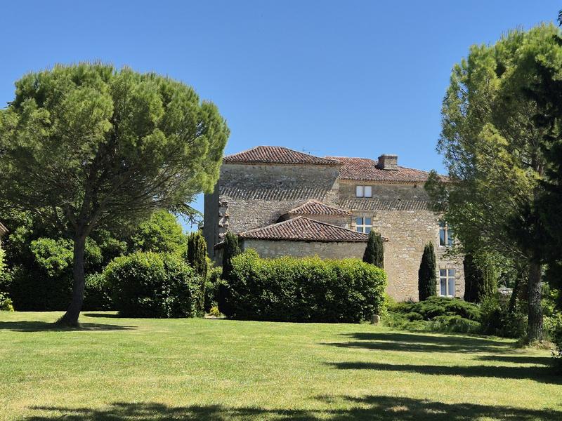 Château - 280 m² - 13 pièces