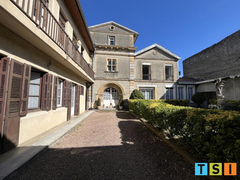 Immeuble mixte - 597 m²