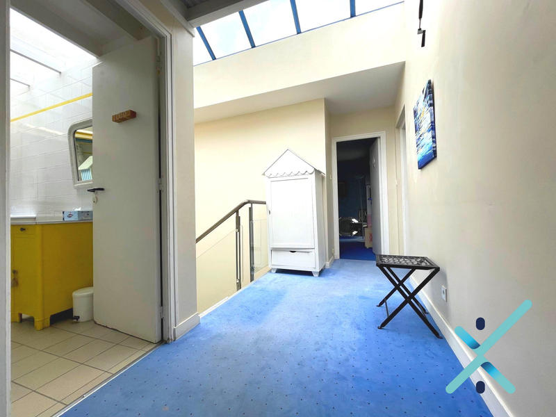 Maison contemporaine - 252 m² - 11 pièces