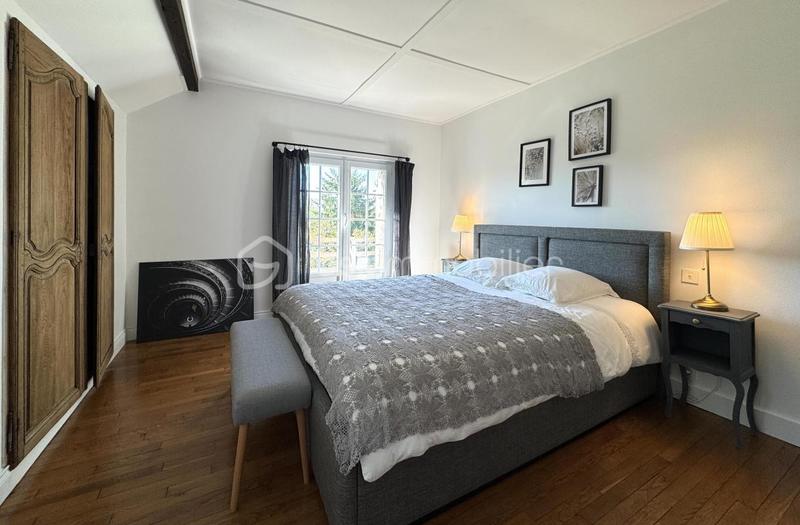 Maison en pierre - 333 m² - 11 pièces