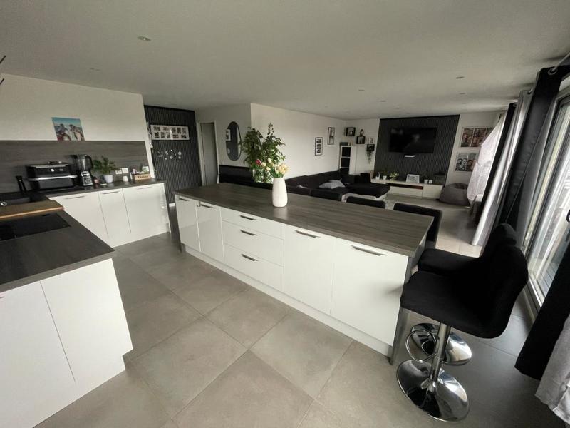 Appartement - 102 m² - 4 pièces