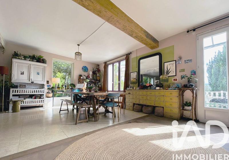 Maison - 230 m² - 8 pièces