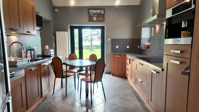 Maison - 178 m² - 8 pièces