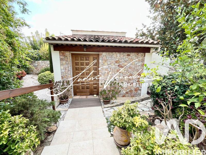 Maison - 184 m² - 6 pièces