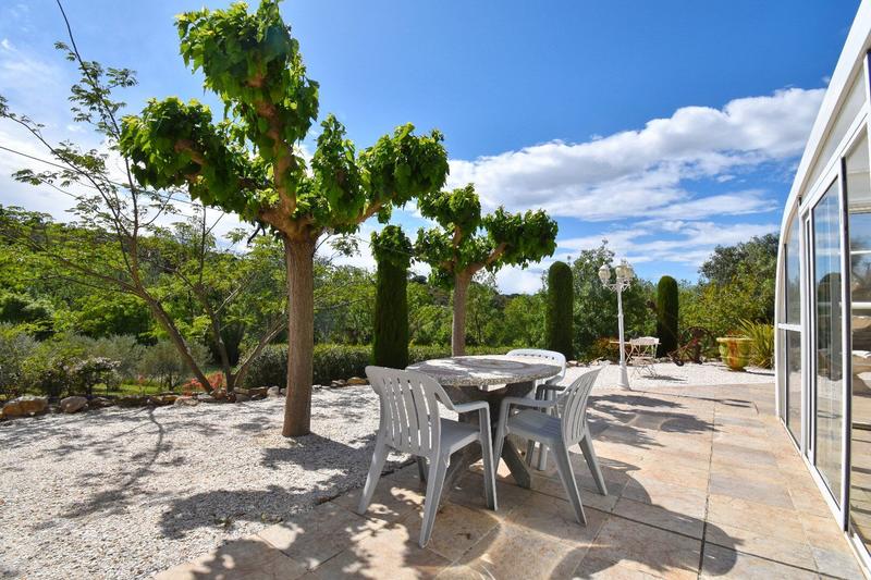 Villa - 284 m² - 6 pièces