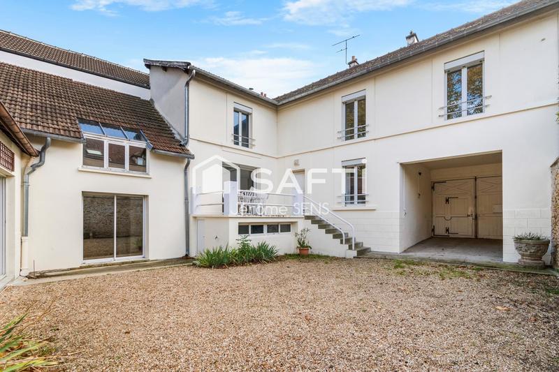 Villa - 237 m² - 9 pièces