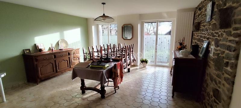 Propriété - 325 m² - 11 pièces