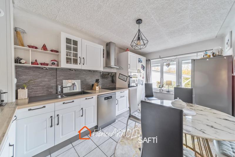 Maison - 140 m² - 6 pièces