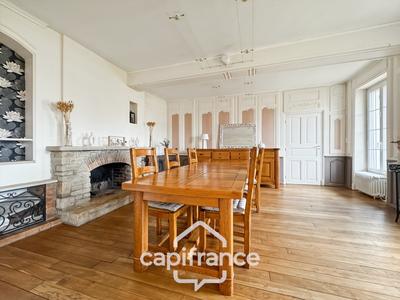 Maison - 299 m² - 11 pièces