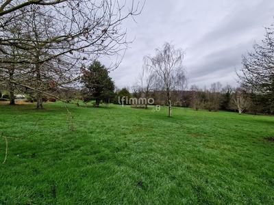 Terrain constructible - 1 623 m²