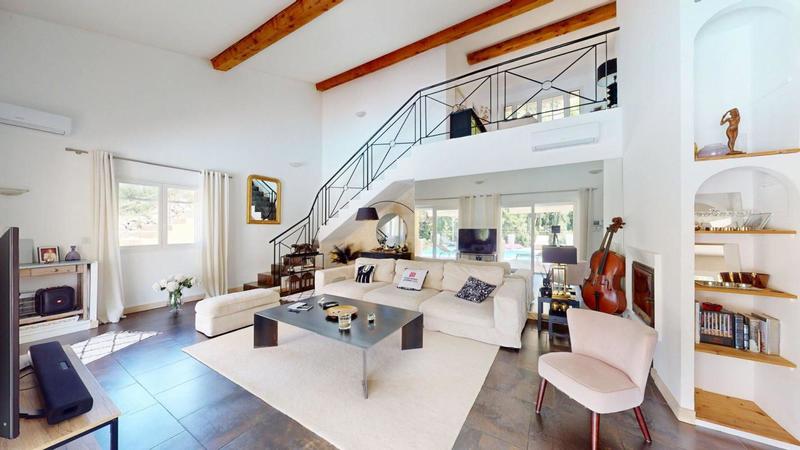 Maison - 140 m² - 5 pièces