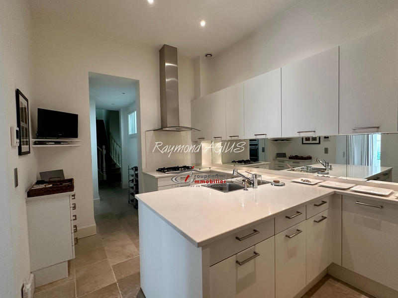 Maison de village - 430 m² - 12 pièces