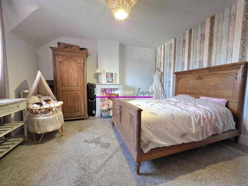 Maison - 182 m² - 10 pièces