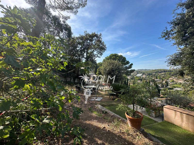 Appartement - 100 m² - 4 pièces