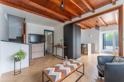 Villa - 187 m² - 9 pièces