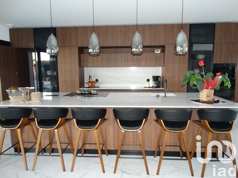 Maison de maîtres - 300 m² - 7 pièces