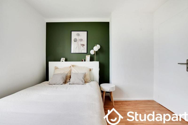 Chambre - 10 m² - 1 pièce