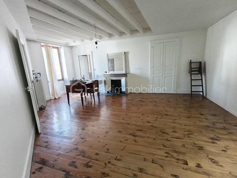 Maison de village - 303 m² - 11 pièces