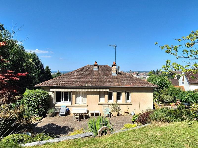 Maison - 90 m² - 5 pièces