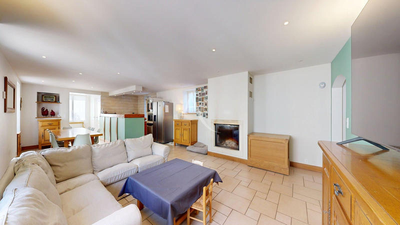 Maison - 204 m² - 9 pièces