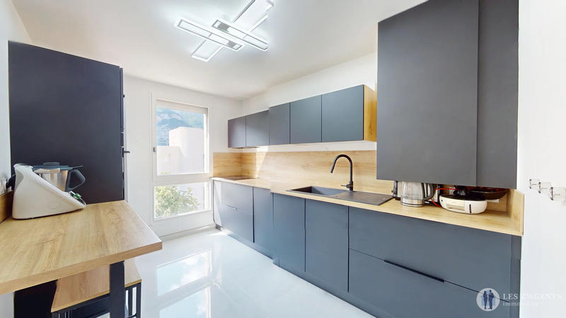 Appartement - 115 m² - 5 pièces