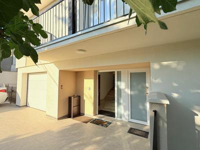 Maison - 180 m² - 6 pièces