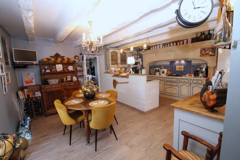 Propriété - 1 m² - 11 pièces