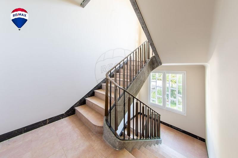 Appartement - 142 m² - 5 pièces