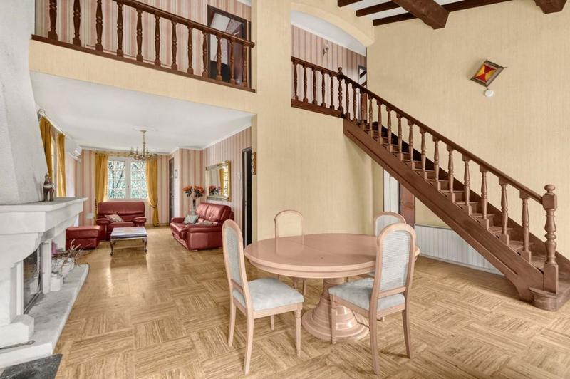 Maison - 200 m² - 7 pièces