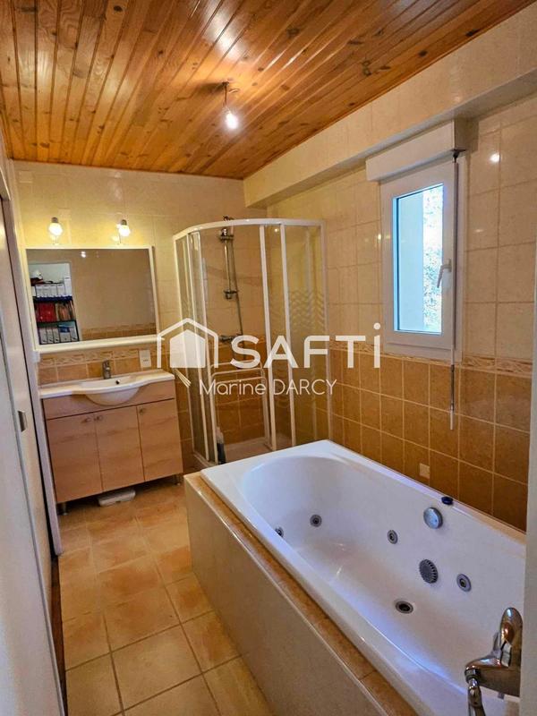 Maison - 207 m² - 11 pièces