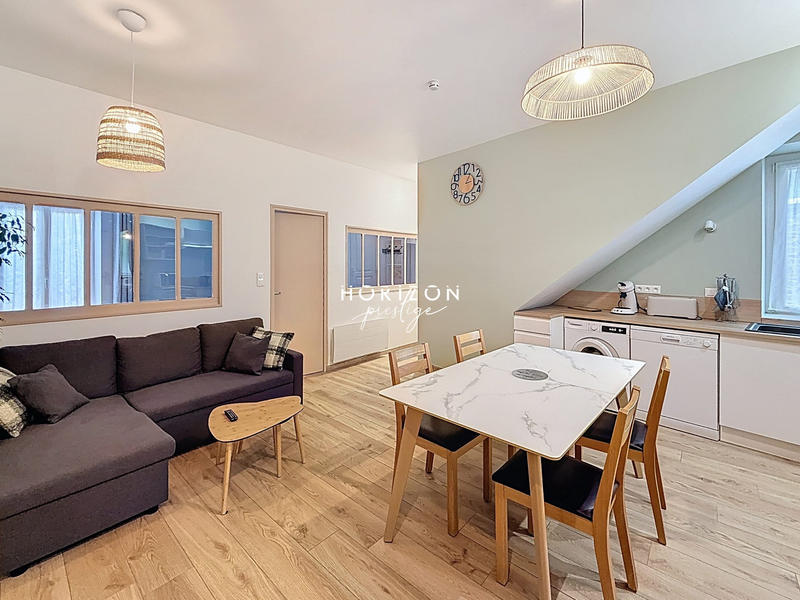 Maison ancienne - 400 m² - 15 pièces