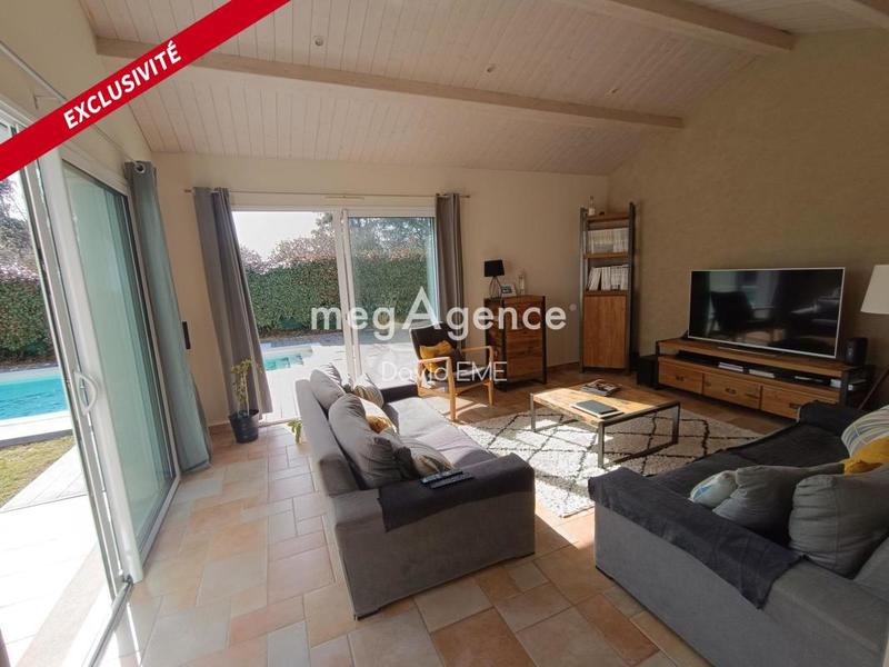 Maison traditionnelle - 147 m² - 6 pièces