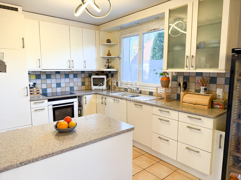 Maison - 121 m² - 5 pièces