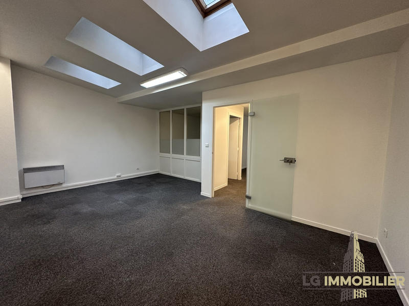 Bureau - 77 m² - 3 pièces