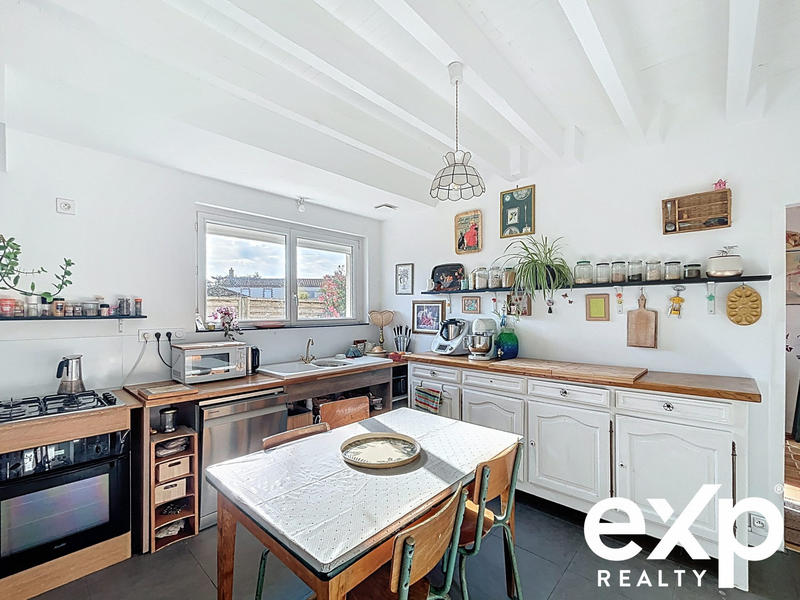 Maison traditionnelle - 116 m² - 8 pièces