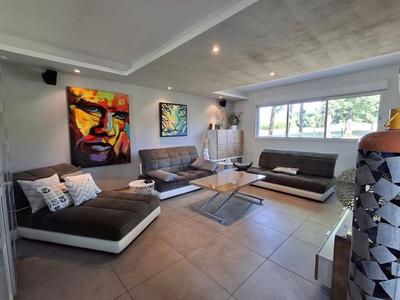 Maison - 162 m² - 6 pièces