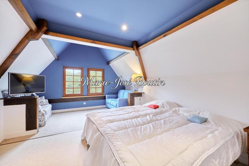 Maison - 250 m² - 9 pièces