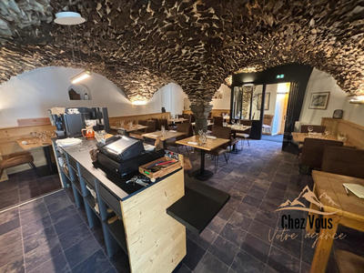 Local commercial - 99 m² - 4 pièces