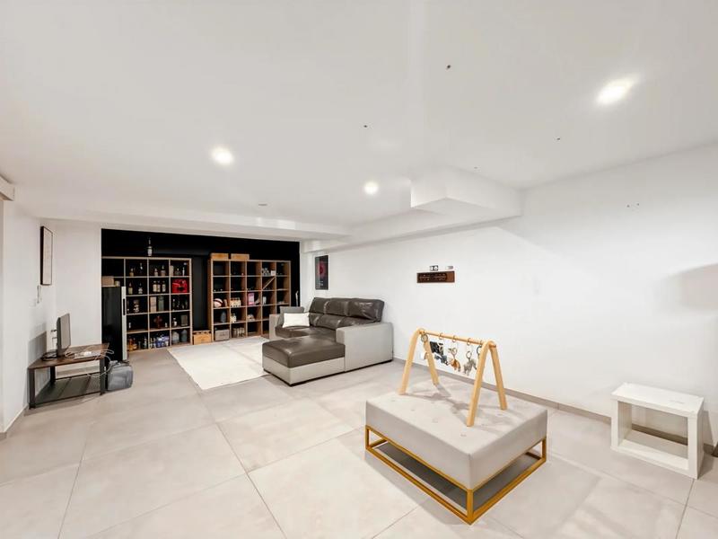 Maison - 236 m² - 7 pièces