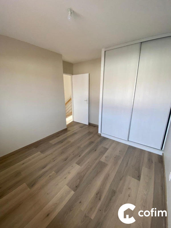 Maison - 99 m² - 5 pièces