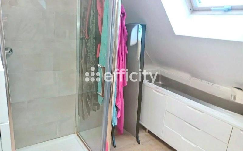 Pavillon - 250 m² - 10 pièces