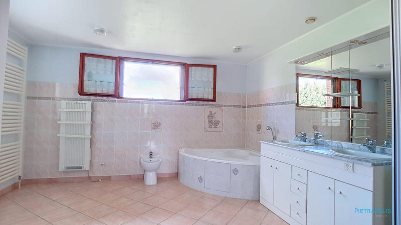 Maison ancienne - 166 m² - 6 pièces