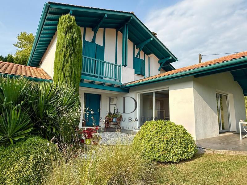 Maison - 170 m² - 6 pièces