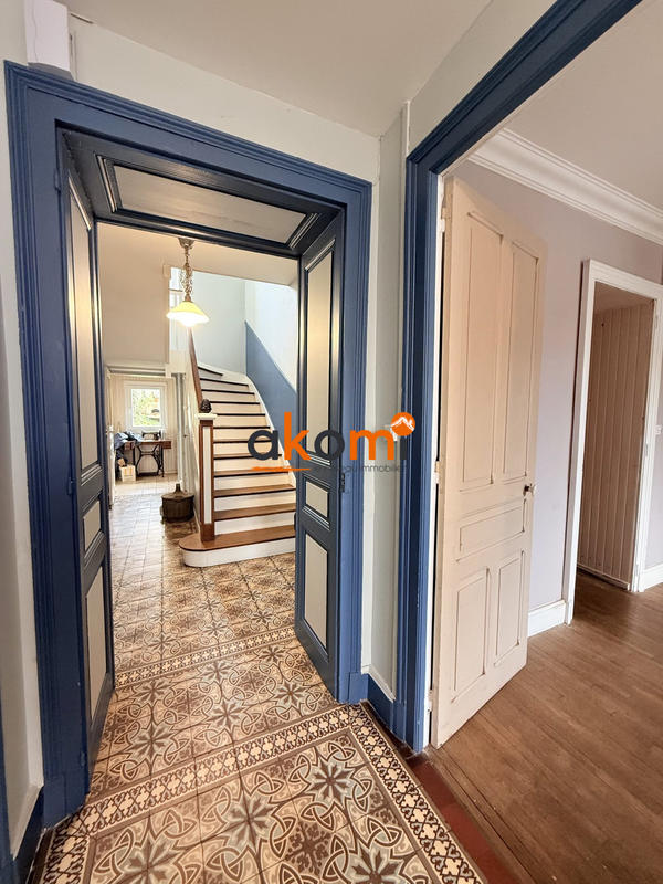 Maison - 230 m² - 7 pièces