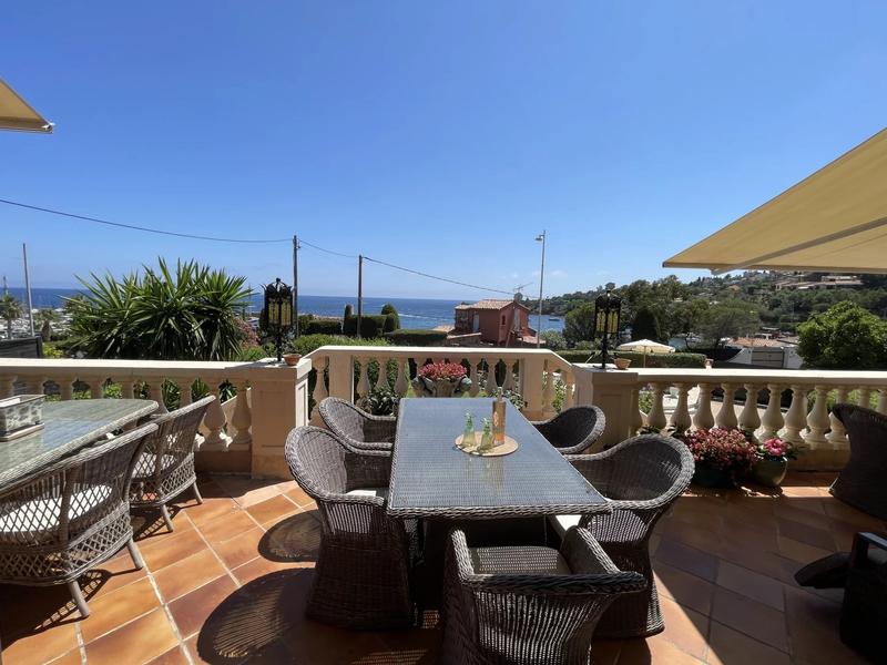 Villa - 260 m² - 6 pièces