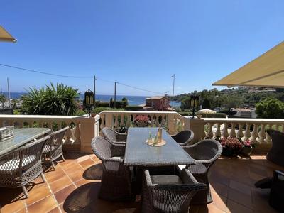 Villa - 260 m² - 6 pièces