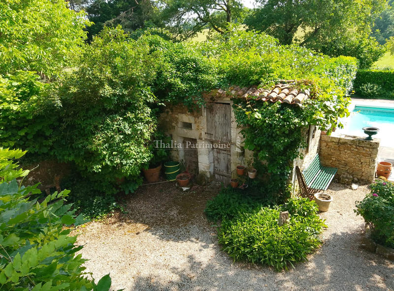 Maison - 240 m² - 9 pièces