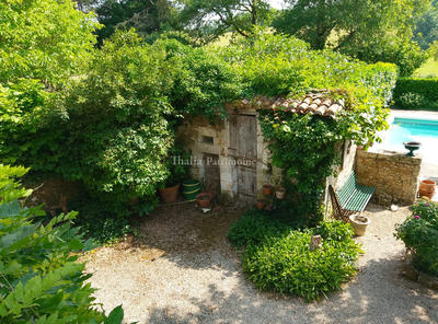 Maison - 240 m² - 9 pièces